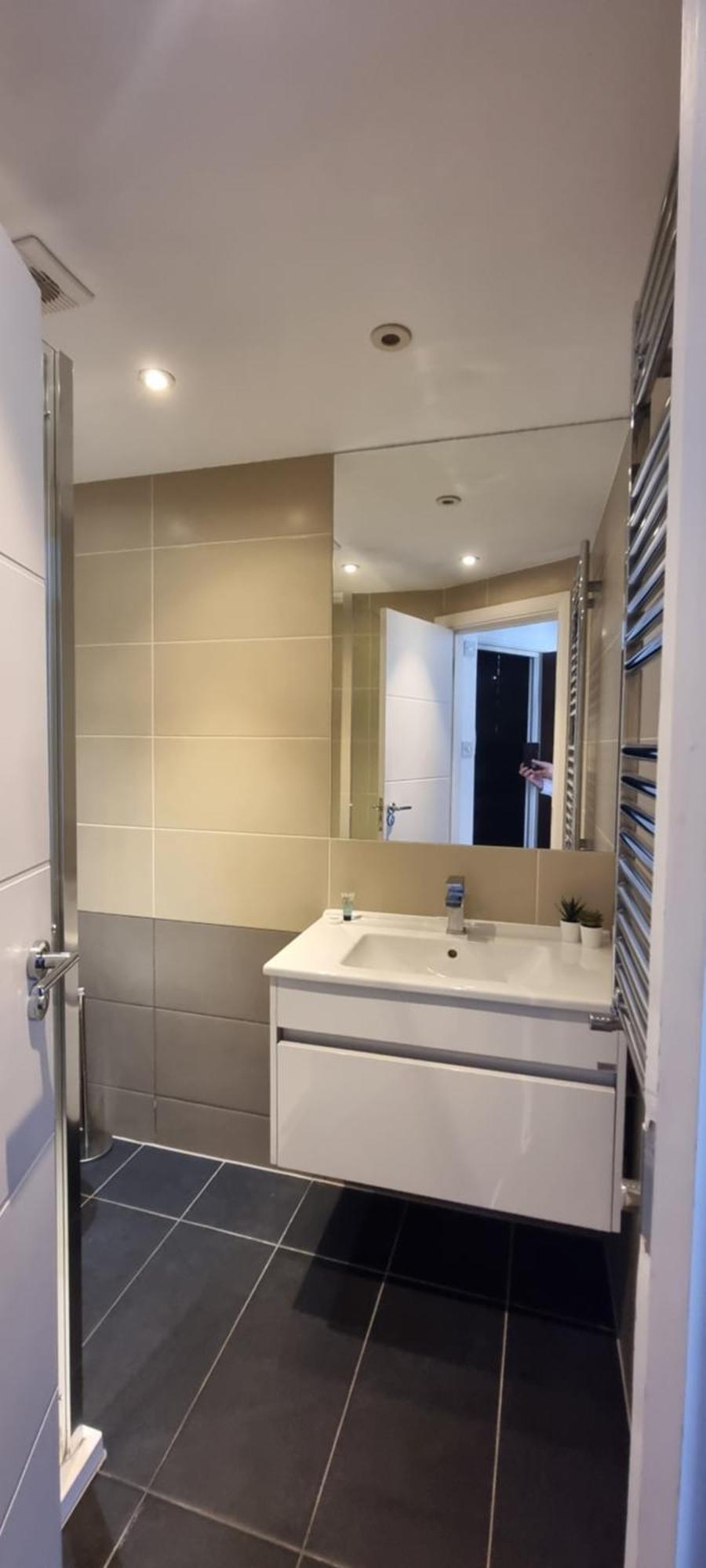 Star Heath St 2-bed Adobe Appartamento Londra